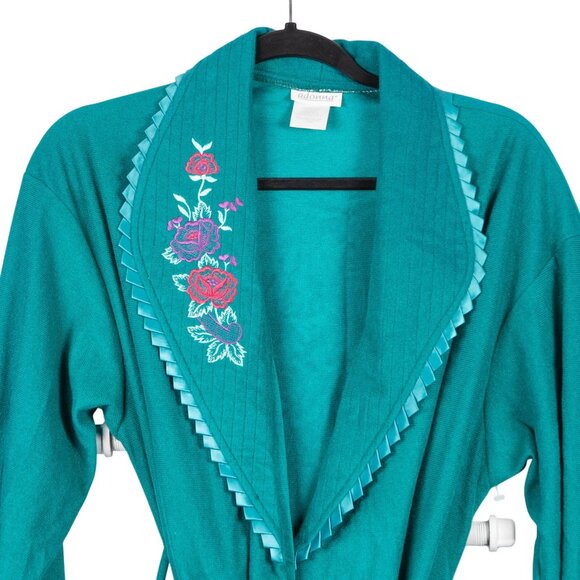 Adonna VTG Robe S Womens Green Embroidered Floral Ruffled Collar Dacron - Picture 2 of 6